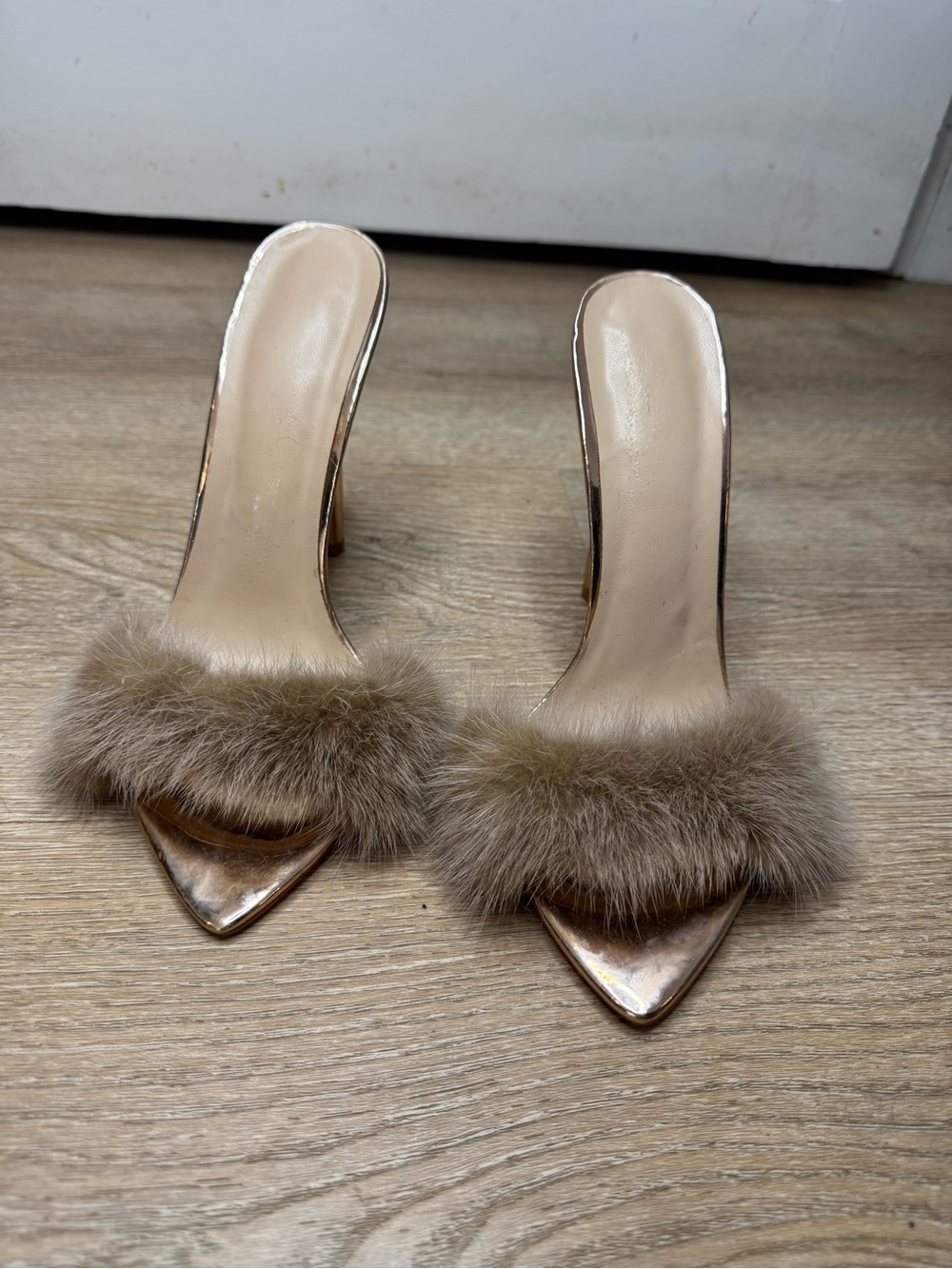 Faux-Fur Trim Pointed Toe Slide Heels in Taupe/Tan